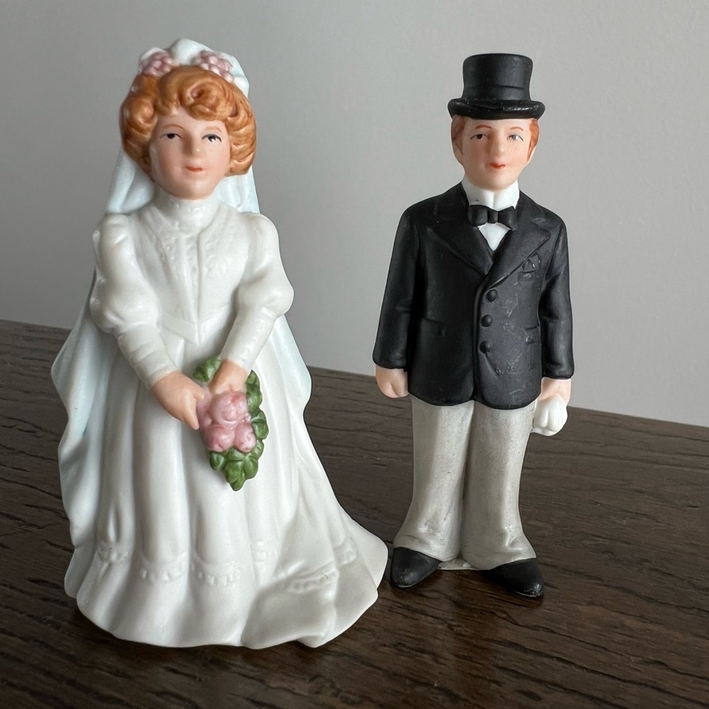 Lefton Colonial Village MR. AND‎ MRS. FLETCHER Bride and Groom 1993 Unboxed